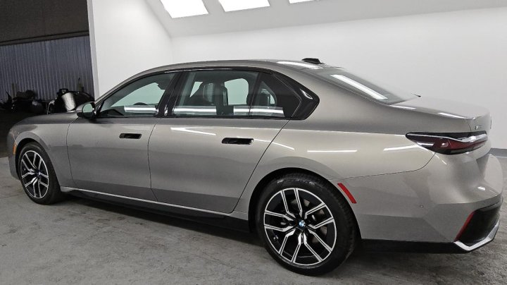 BMW 7 Series XI 2024
