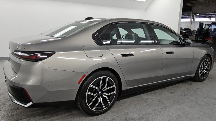 BMW 7 Series XI 2024