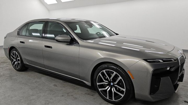 BMW 7 Series XI 2024