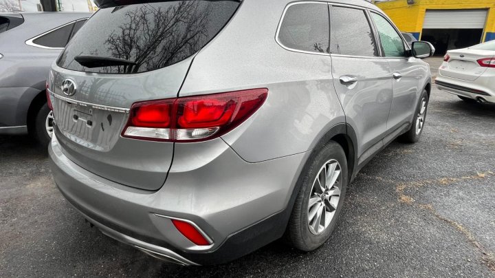 Hyundai Santa Fe SE 2018