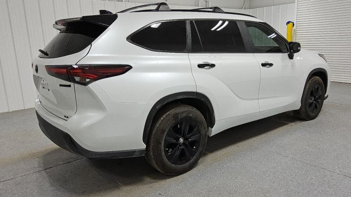Toyota Highlander HYBRID XLE 2024