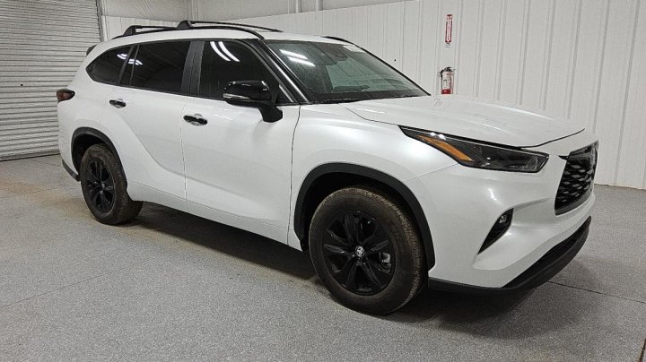 Toyota Highlander HYBRID XLE 2024
