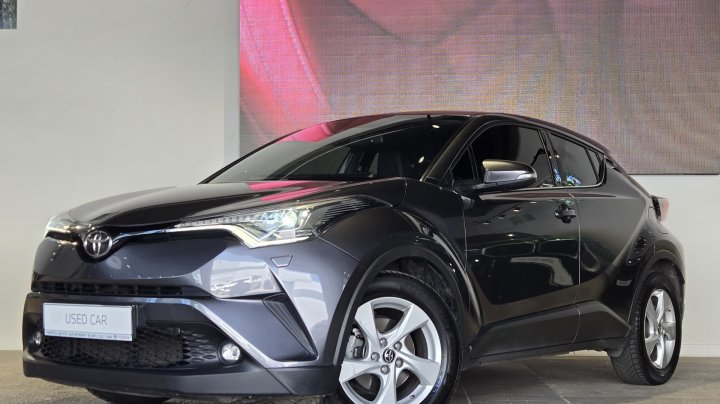 TOYOTA C-HR 2017