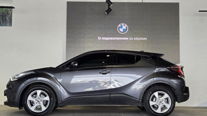 TOYOTA C-HR 2017