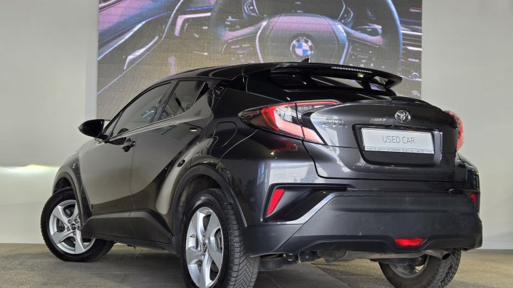 TOYOTA C-HR 2017