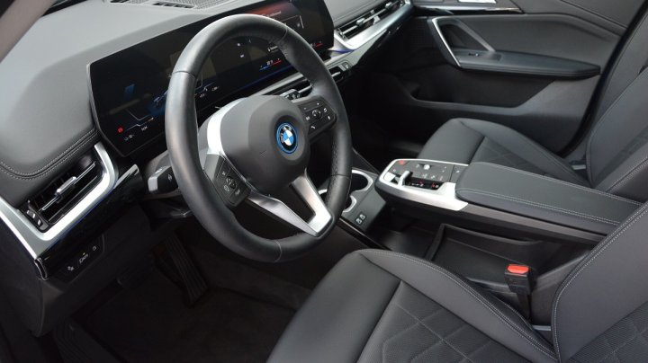 BMW iX1 xDrive30 2025