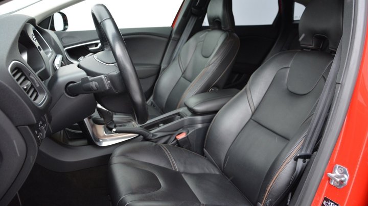 VOLVO V40 CC 2019