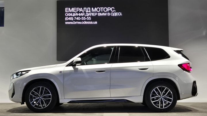 BMW iX1 xDrive30 2025