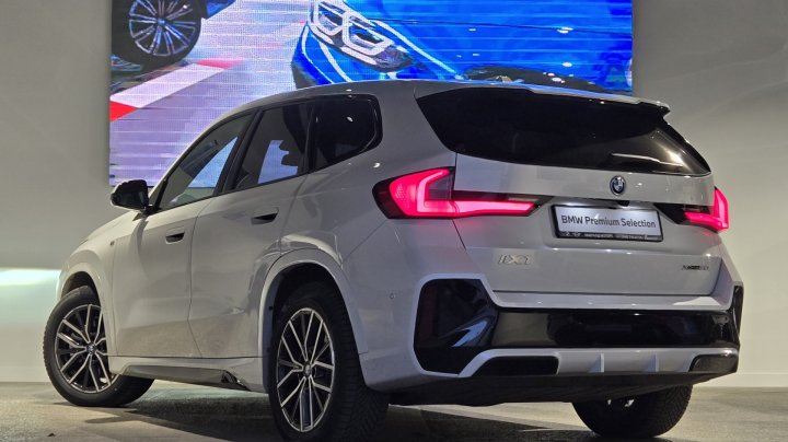 BMW iX1 xDrive30 2025