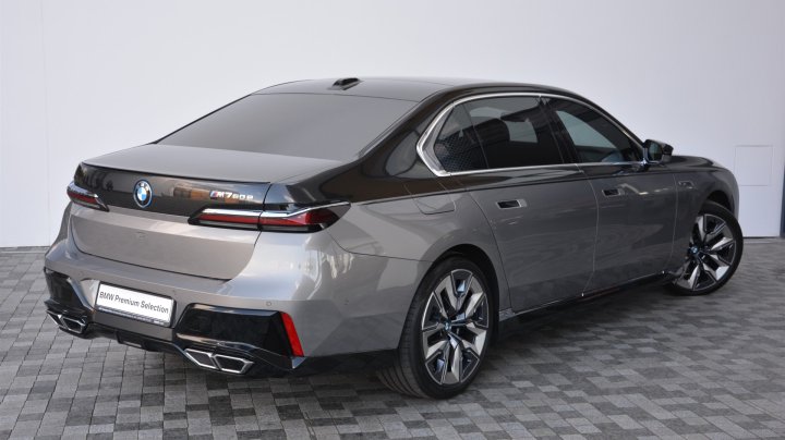 BMW 7 Series 760e xDrive 2023