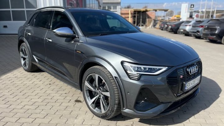 Audi e-tron quattro 95kWh S 2023