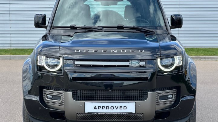 Land Rover Defender 110 X-Dynamic SE 2000