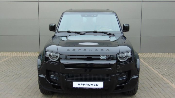 Land Rover Defender 2025