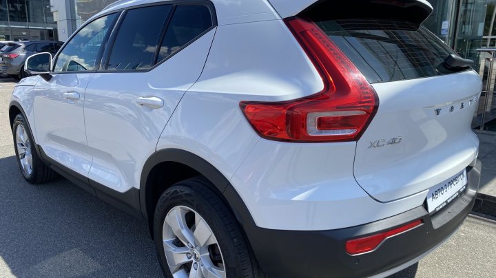 Volvo XC40 momentum FWD 2020