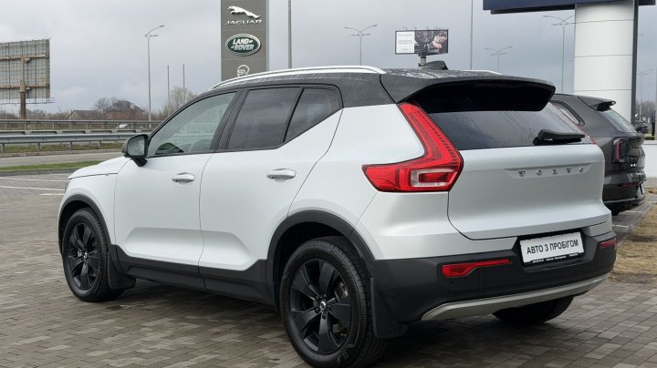 Volvo XC40 Momentum AWD 2019