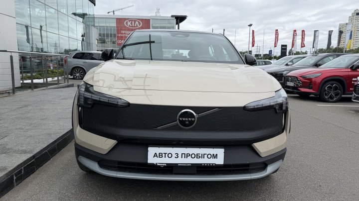 Volvo EX30CC Ultra 2025