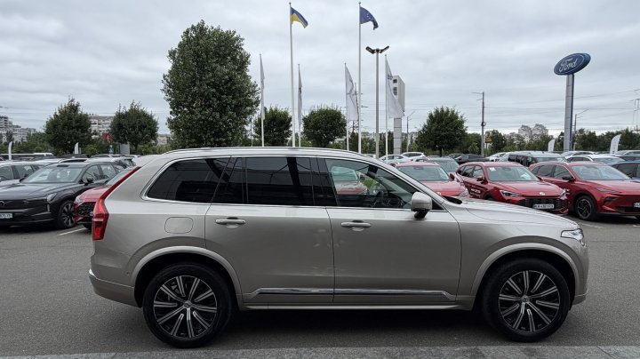 Volvo XC90 Plus Bright AWD 2025