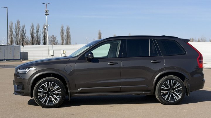 Volvo XC90 Plus Dark Recharge AWD 2023