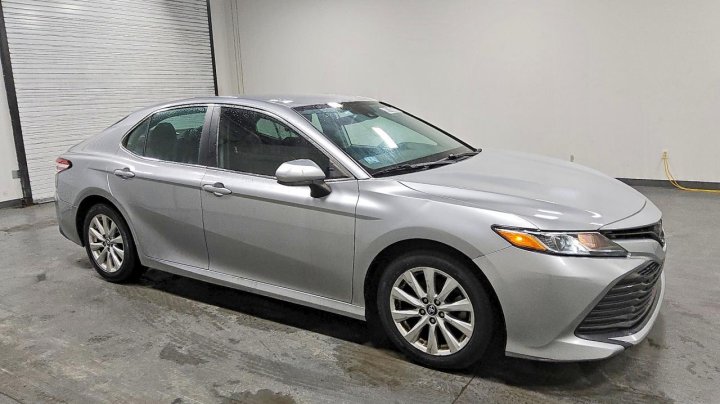 Toyota Camry  2019