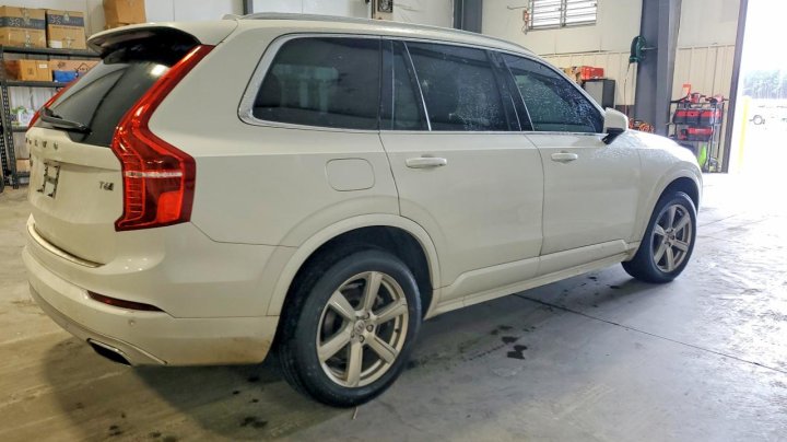 Volvo XC90  2020