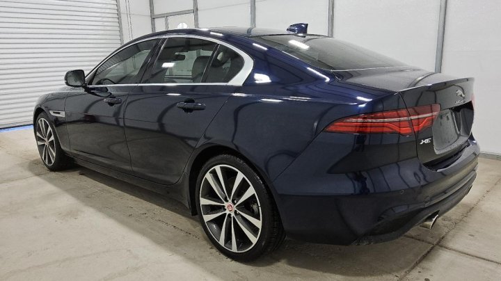 Jaguar XE  2020
