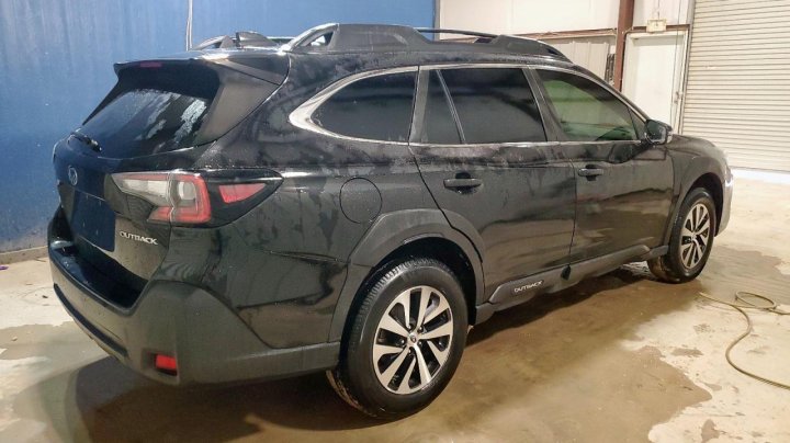 Subaru Outback  2023