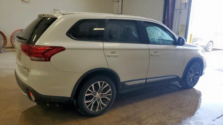 Mitsubishi Outlander  2017
