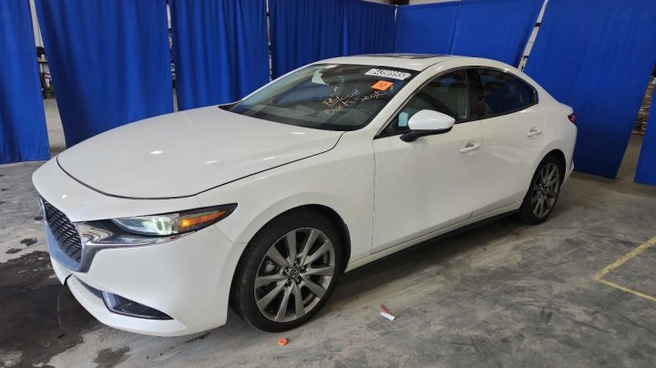 Mazda 3 PREMIUM 2022