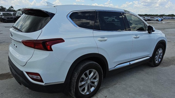 Hyundai Santa Fe SEL 2020