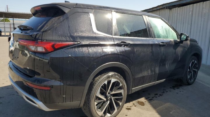 Mitsubishi Outlander SE 2023