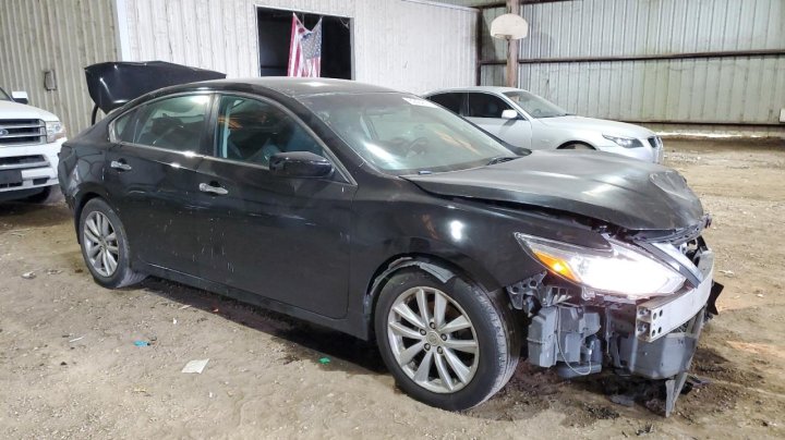 Nissan Altima  2016