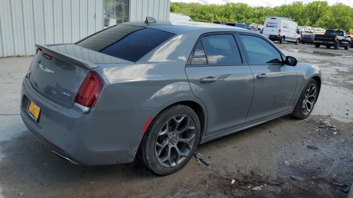 CHRYSLER 300  2017