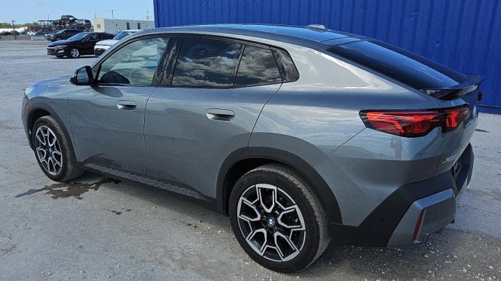BMW X2  2024
