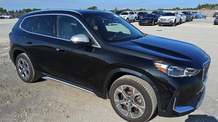 BMW X1  2024
