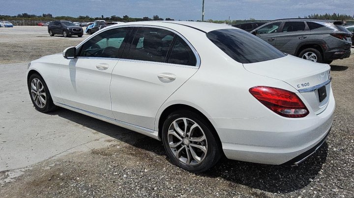 Mercedes-Benz C  2015