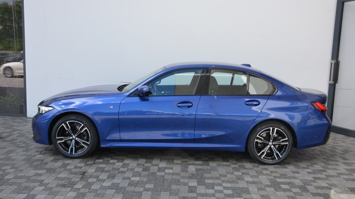 BMW 3 Series 320i 2025
