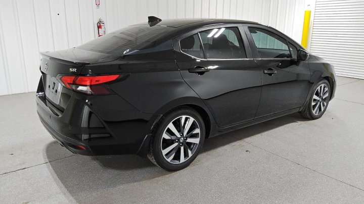 Nissan Versa SR 2020