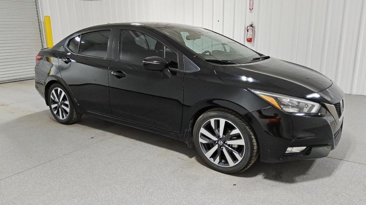 Nissan Versa SR 2020