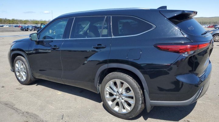 Toyota Highlander  2021