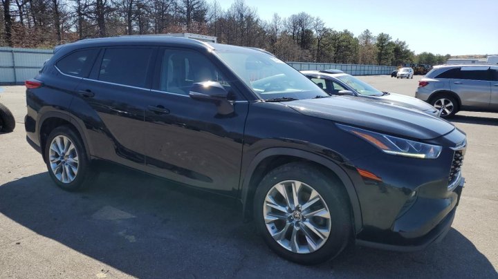 Toyota Highlander  2021