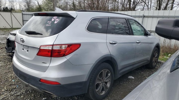 Hyundai Santa Fe SE 2016