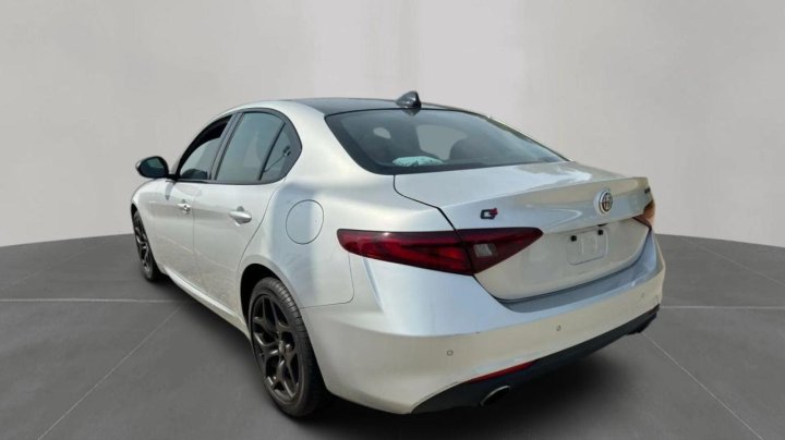 Alfa Romeo GIULIA SPORT 2021