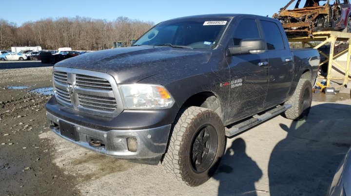 RAM 1500 SLT 2016