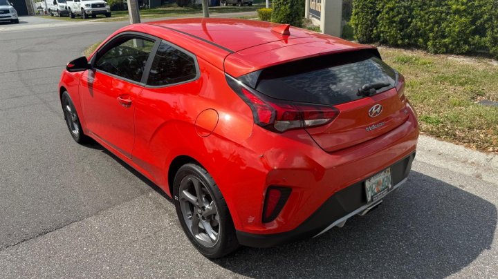 Hyundai VELOSTER BASE 2020