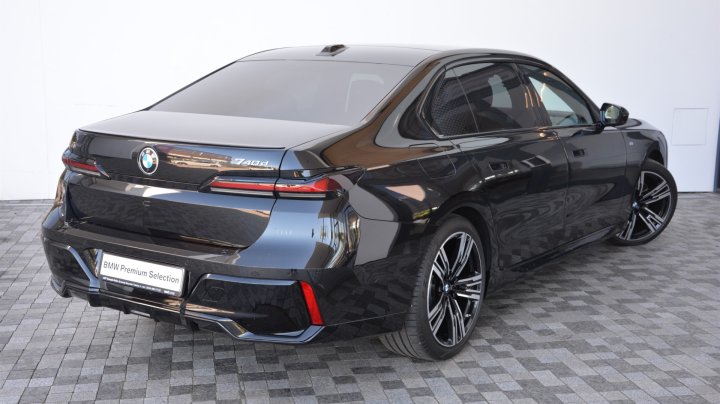 BMW 7 Series 740d xDrive 2025
