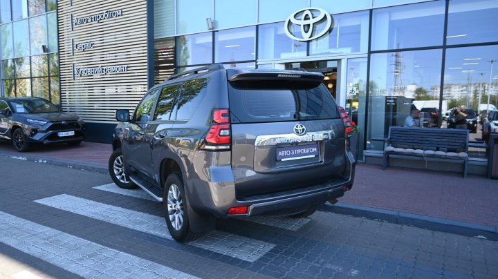 Toyota Land Cruiser Prado Prestige 2018