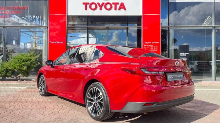 Toyota Camry Premium 2024