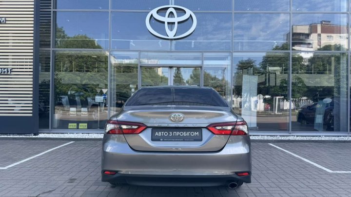 Toyota Camry Comfort 2021