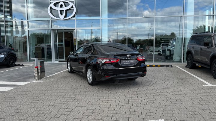Toyota Camry Comfort 2023