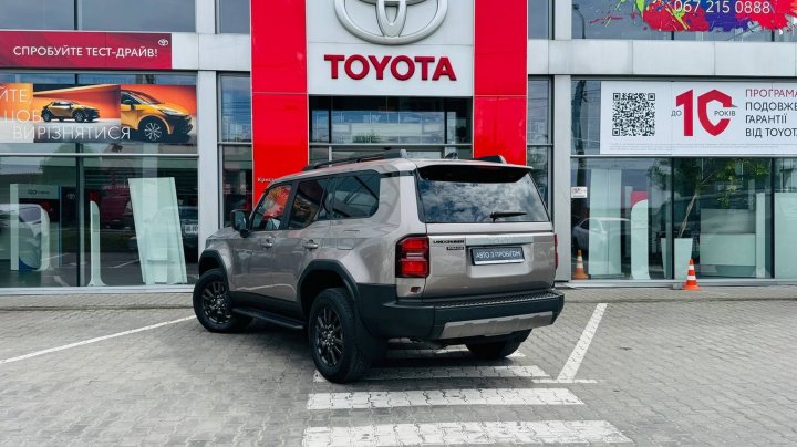 Toyota Land Cruiser Prado Elegant 2025